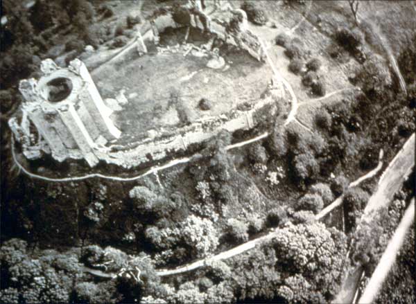 Aerial photograph of Conisbrough Castle